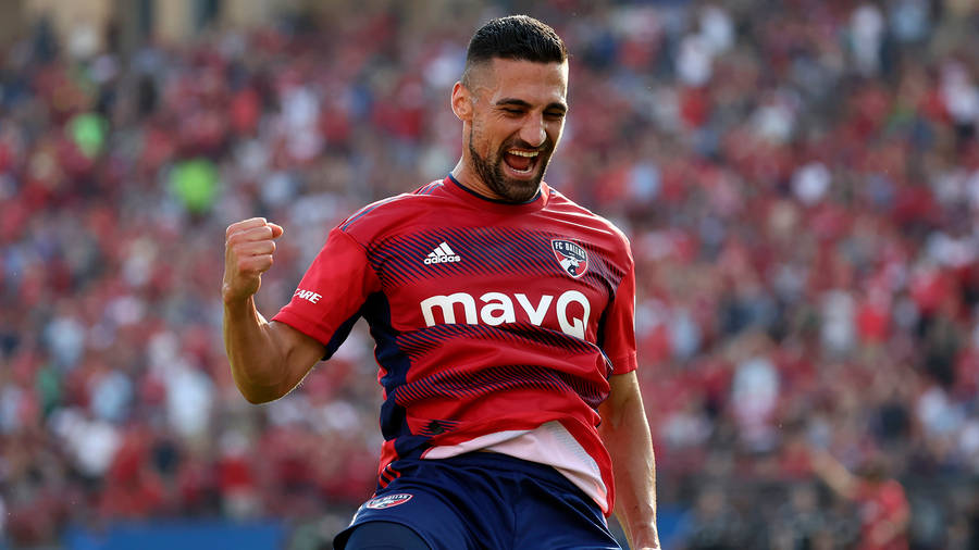 Sebastian Lletget Fist Pump Wallpaper