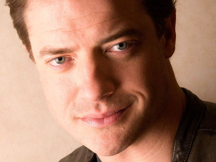 Seductive Brendan Fraser Photoshoot Wallpaper