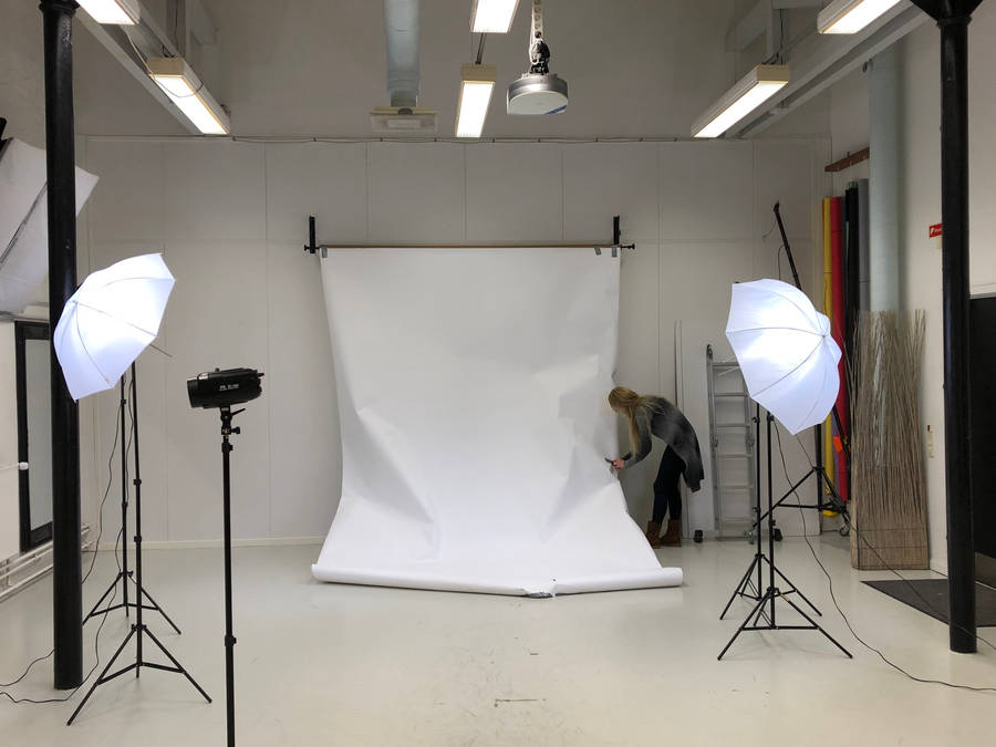 Serene Photography Studio With Rumpled Backdrop Wallpaper