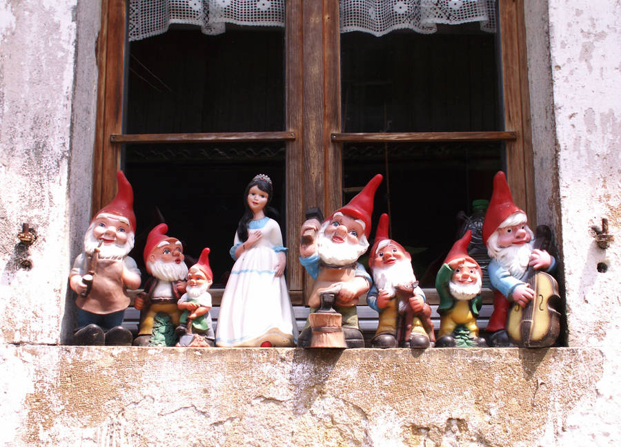 Seven Dwarfs Figurine Wallpaper