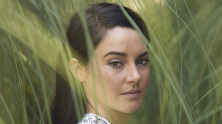 Shailene Woodley In Porter Edit Photoshoot Wallpaper