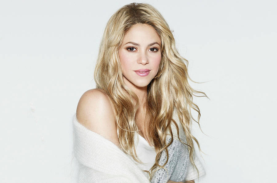 Shakira In White Wallpaper