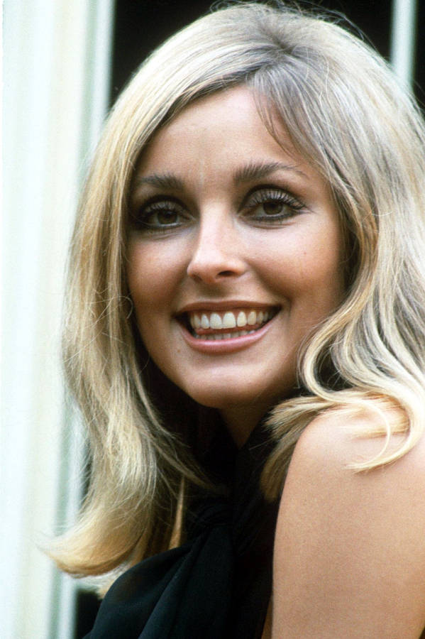 Sharon Tate Charming Smile Wallpaper