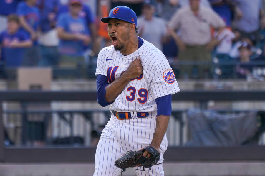 Shouting Edwin Diaz Wallpaper