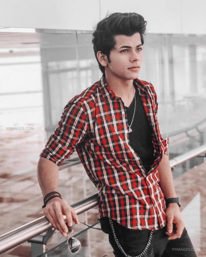 Siddharth Nigam Checkered Flannel Wallpaper