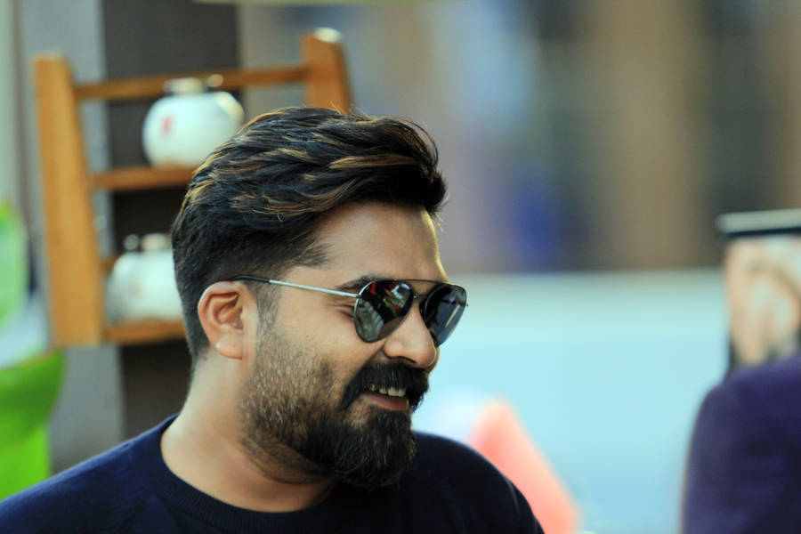 Side View Simbu Dimples Wallpaper