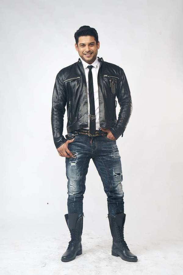 Sidharth Shukla In Leather Jacket Wallpaper