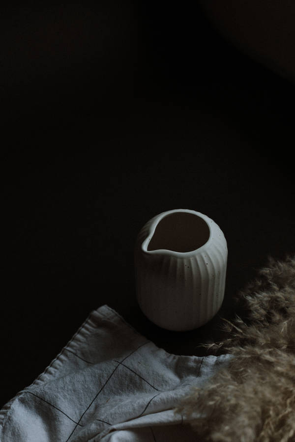 Simple Dark Aesthetic Jug Wallpaper