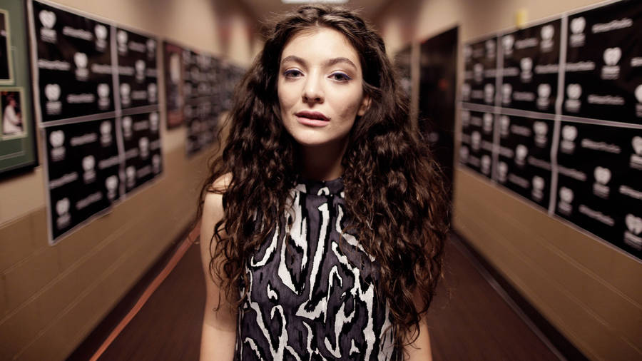 Singer Lorde In Hallway Wallpaper