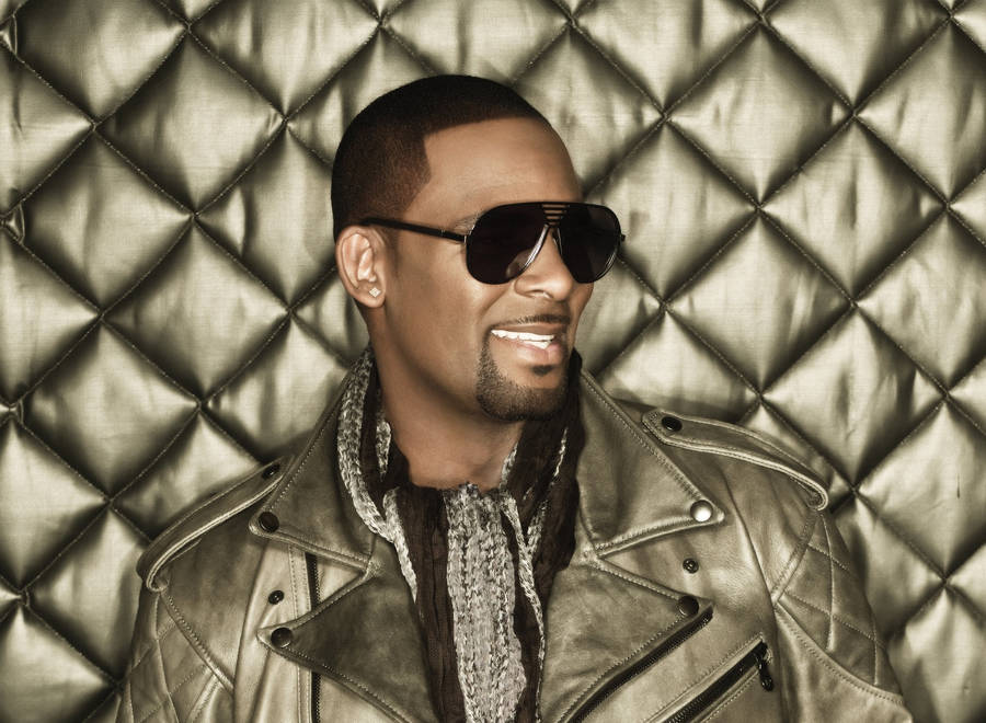 Singer R Kelly Wearing Leather Jacket Wallpaper