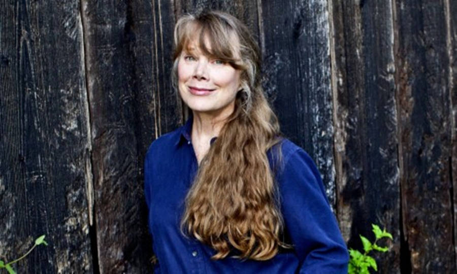 Sissy Spacek The Guardian Photoshoot Wallpaper