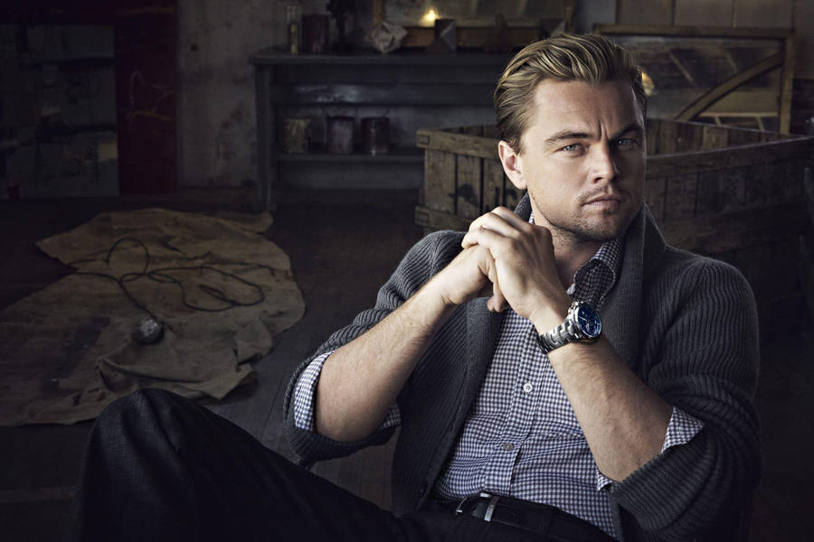 Sitting Leonardo Dicaprio Wallpaper