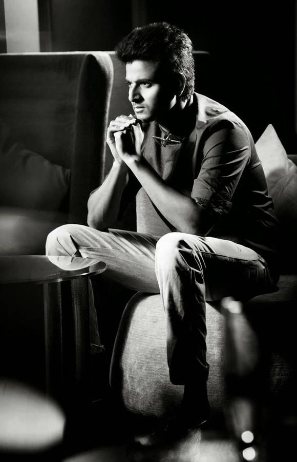 Sivakarthikeyan Sitting Black And White Wallpaper