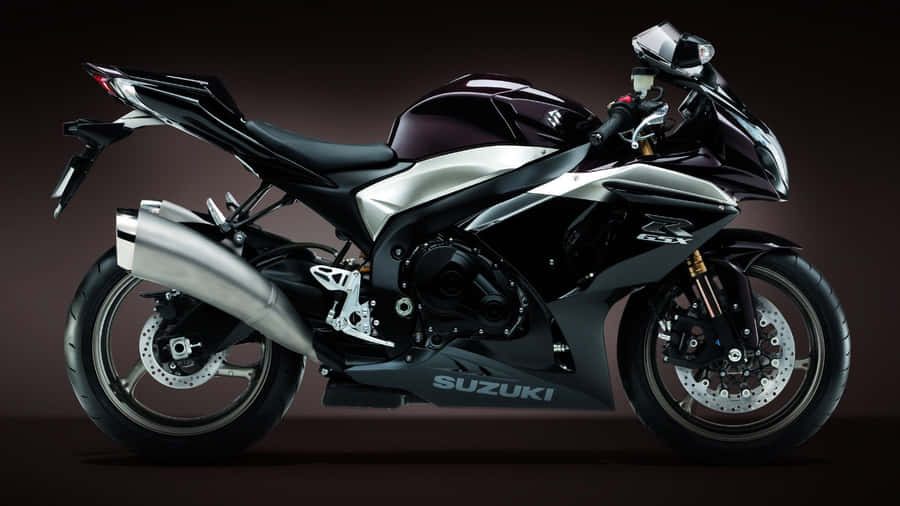 Sleek Suzuki Sportbike Showcase Wallpaper