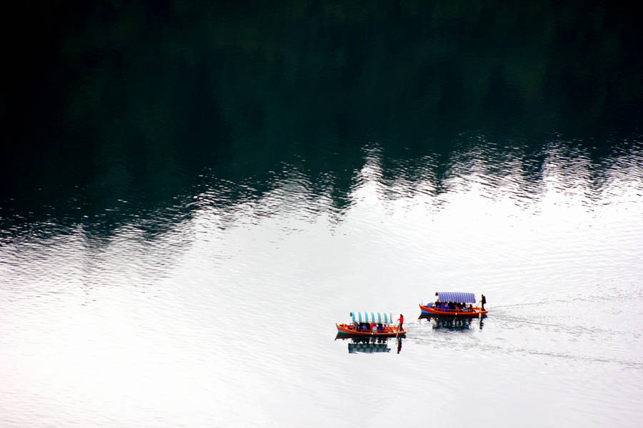 Slovenia Tourist Row Boats Wallpaper