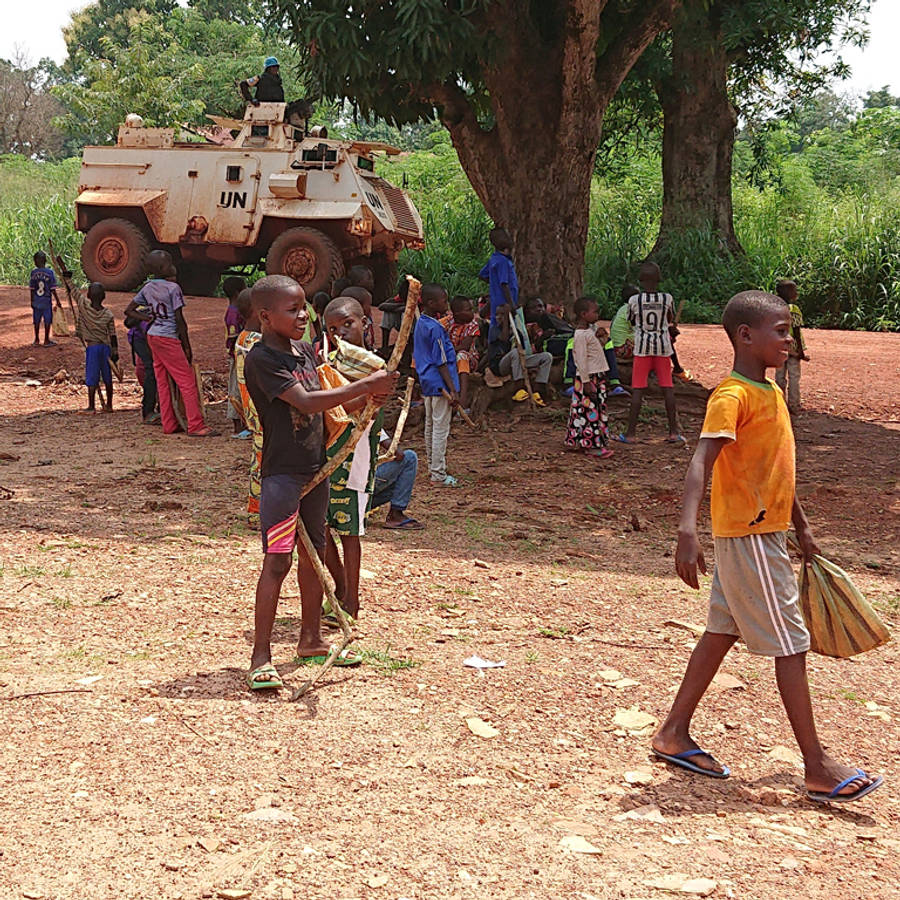 Smiling Children In Central African Republic Wallpaper