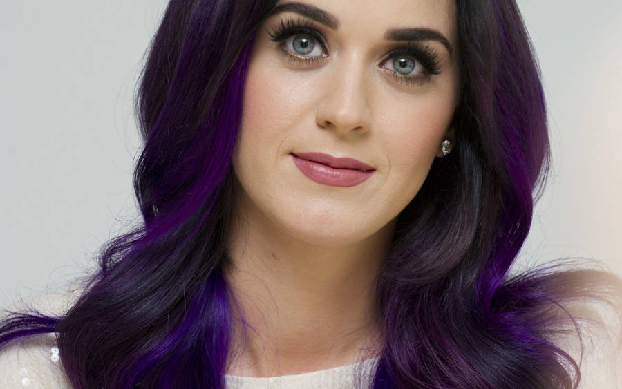 Smiling Katy Perry Portrait Wallpaper