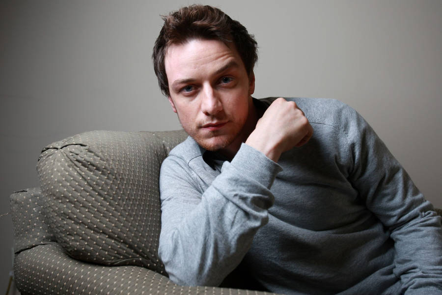 Smirking Scottish Actor James Mcavoy Wallpaper