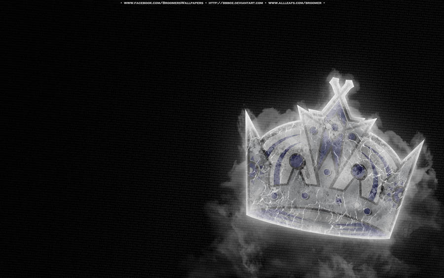 Smoky Black King Crown Wallpaper