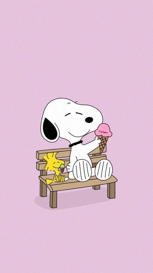 Snoopy Woodstock Eating Dessert Wallpaper