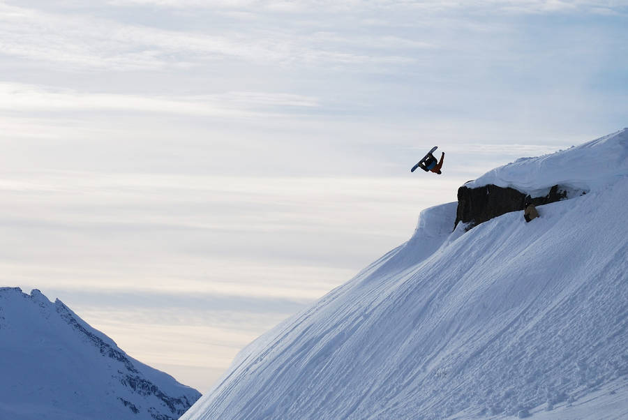 Snowboarding Daredevil Wallpaper