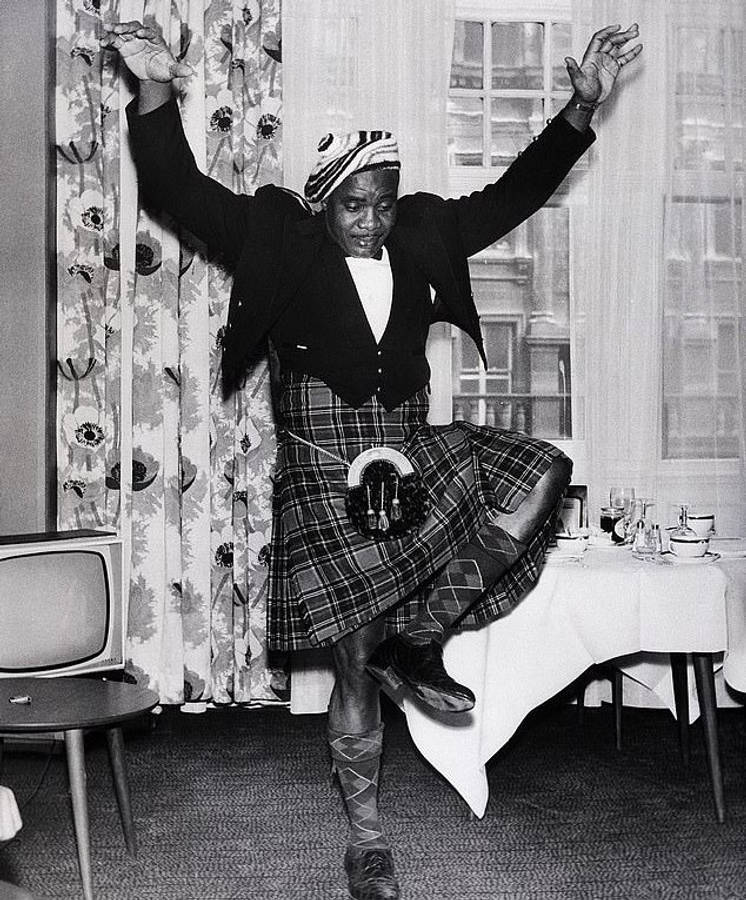 Sonny Liston Scottish Dancing Wallpaper