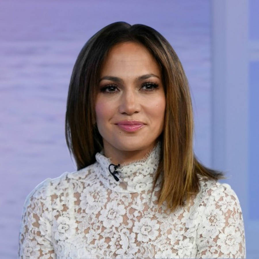 Sophisticated Jennifer Lopez In Straight Bob Hair Wallpaper