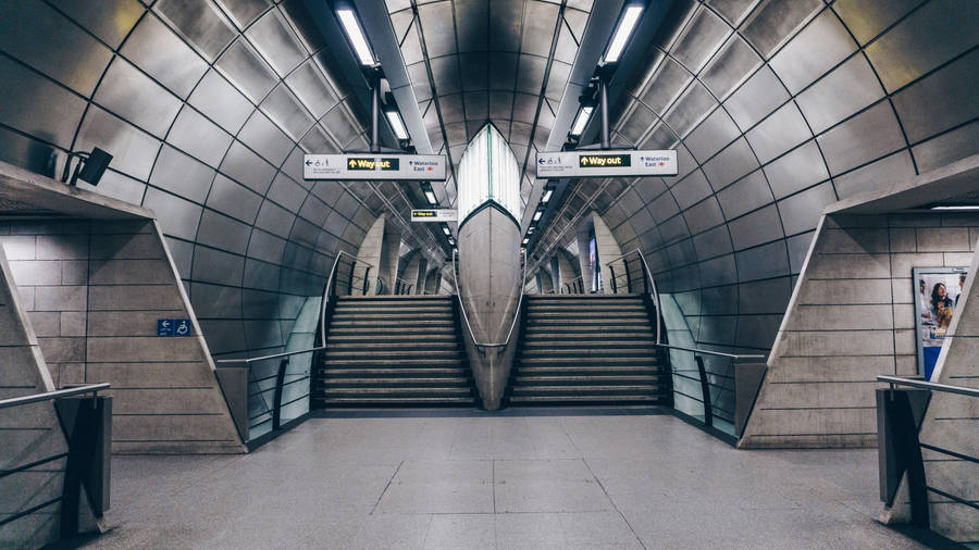 Southwark Station London Underground Wallpaper