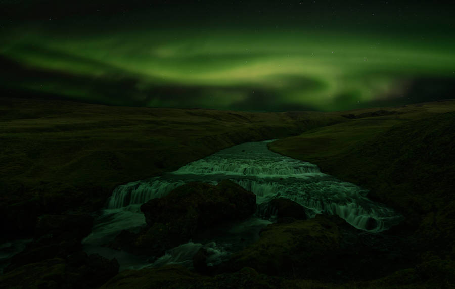 Spectacular Green Aurora Borealis Dark 4k Wallpaper