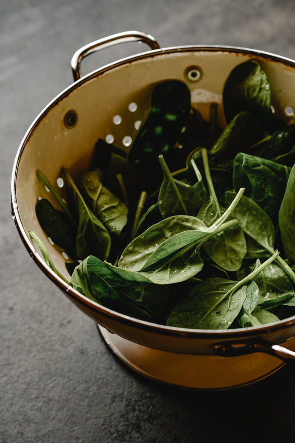 Spinach On Colander Wallpaper