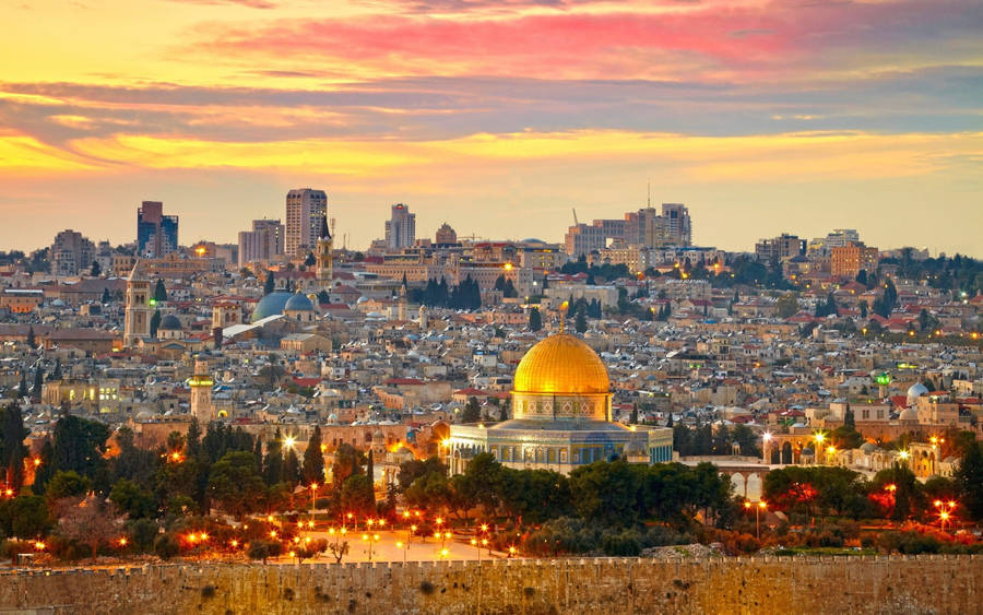 Splendid View Of The Dome Of The Rock Mosque Wallpaper