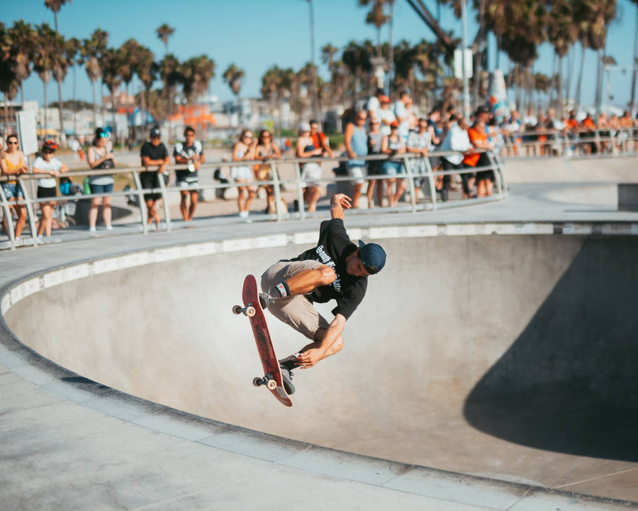 Sport Skateboarding Athlete Wallpaper