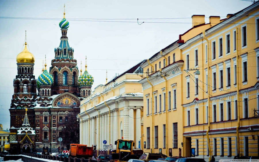 St. Petersburg On A Misty Day Wallpaper