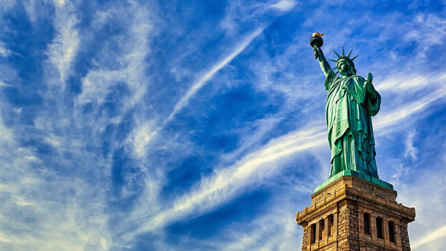 Statue Of Liberty Cirrus Clouds Wallpaper