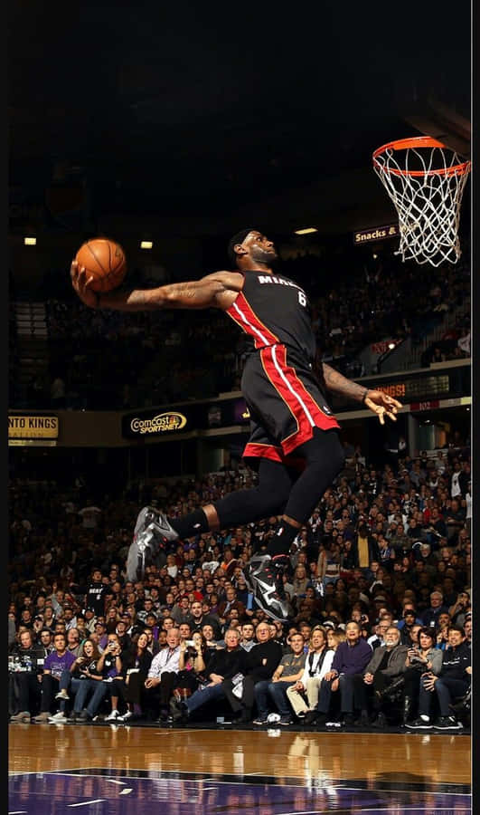 Stay Connected To Your Favorite Sports With The Latest Sports Phone Wallpaper