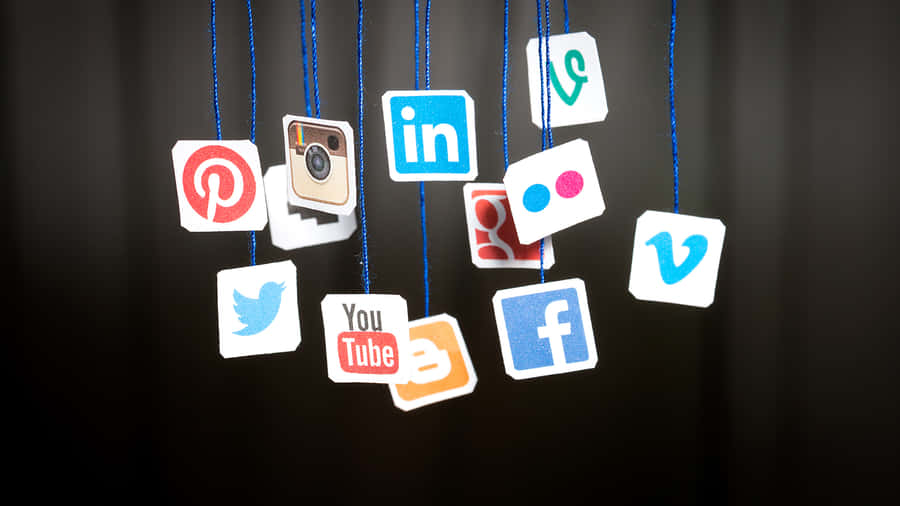 Stay Connected With Your Friends And Never Miss The Latest News With These Top Social Media Apps! Wallpaper