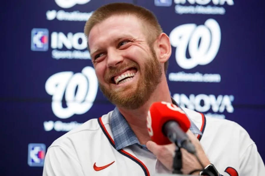 Stephen Strasburg Laughing While Being Interviewed Wallpaper