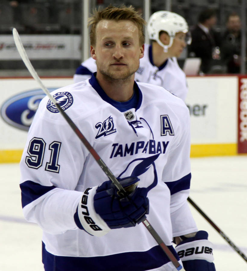 Steven Stamkos, Tampa Bay Lightning Team Captain In Action Wallpaper