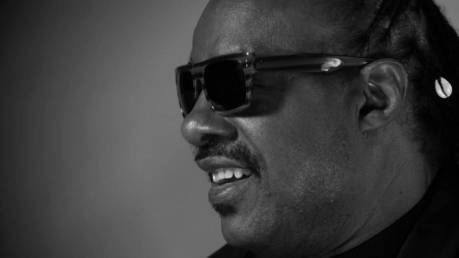 Stevie Wonder Side-profile Shot Wallpaper