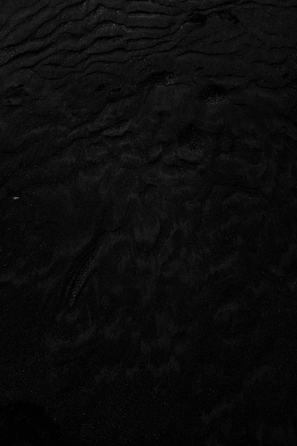 Strikingly Elegant Black Marble Wallpaper