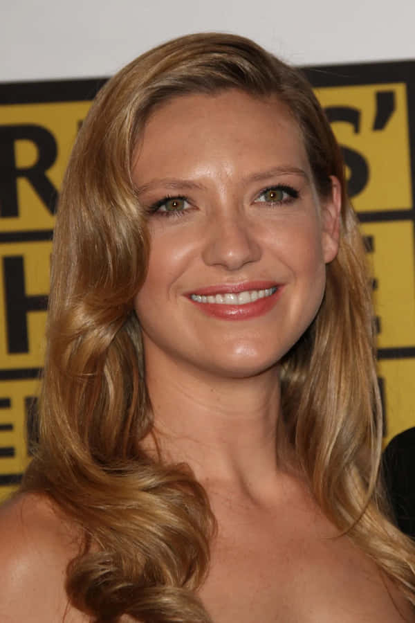 Stunning Portrait Of Anna Torv Wallpaper