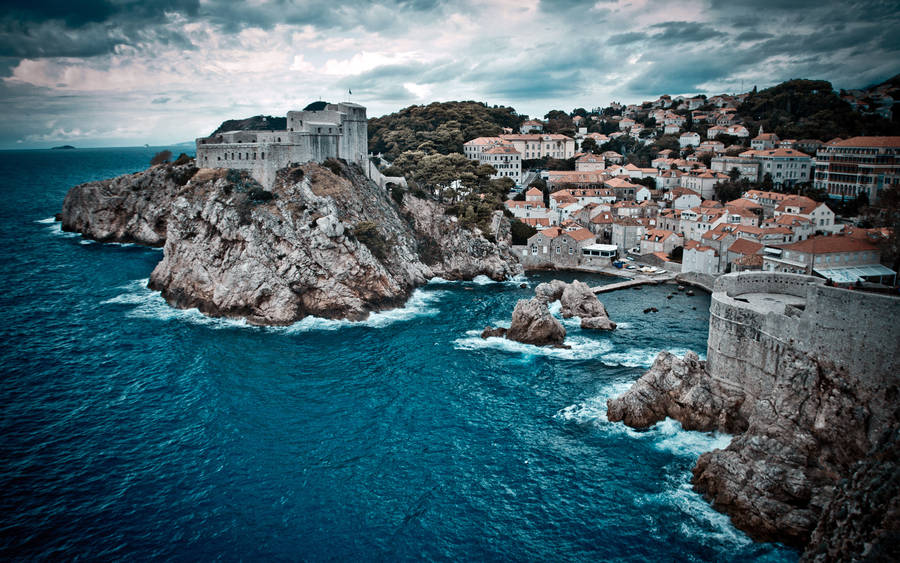 Stunning View Of Dubrovnik, Croatia With Retina Quality Wallpaper
