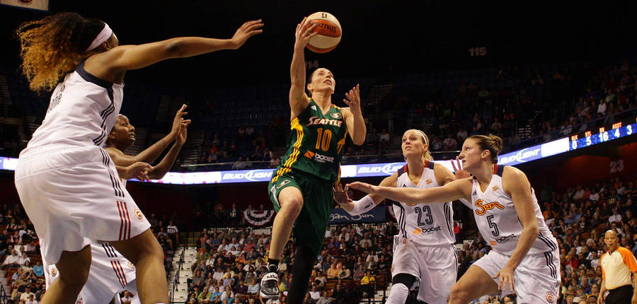 Sue Bird Hook Shot Wallpaper