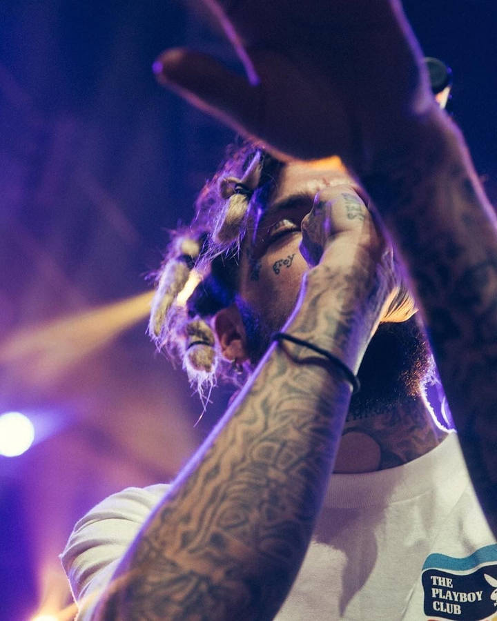 Suicideboys Scrim Performing On Stage Wallpaper