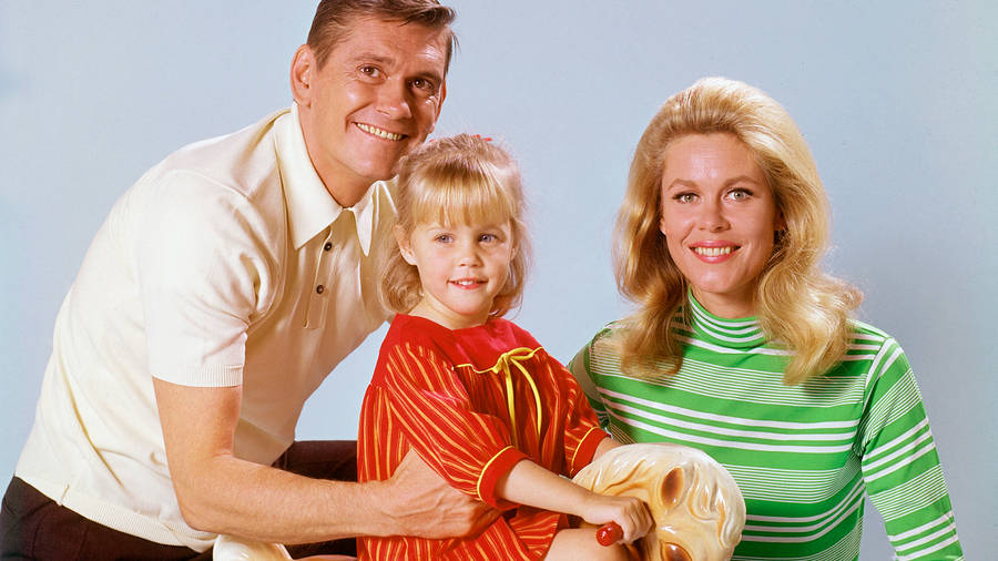 Tabitha With Parents In Bewitched Tv Show Wallpaper