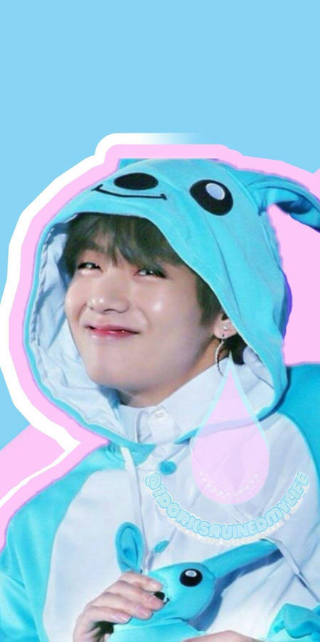 Taehyung Cute Cartoon Character Hoodie Wallpaper