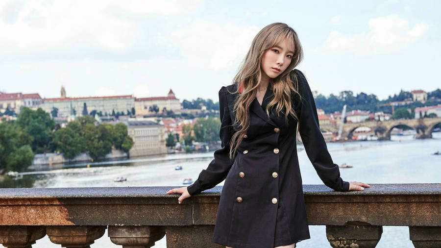 Taeyeon On The Bridge Wallpaper