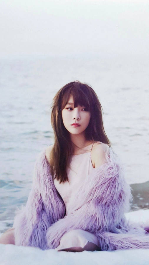 Taeyeon On The Seaside Wallpaper