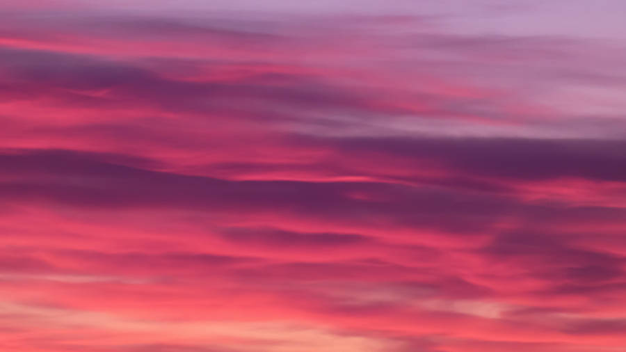 Take A Moment To Admire The Beautiful Ombre Sky Wallpaper
