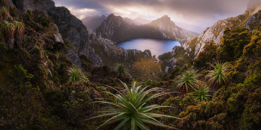 Tasmania Lake Oberon Wallpaper